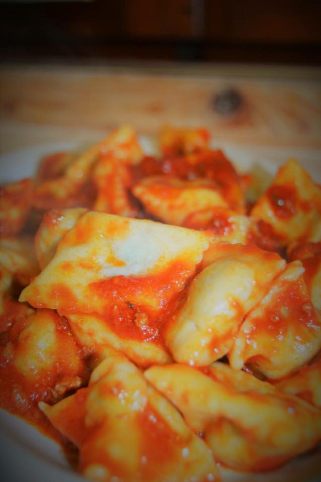 tordelli con sugo di pomodoro