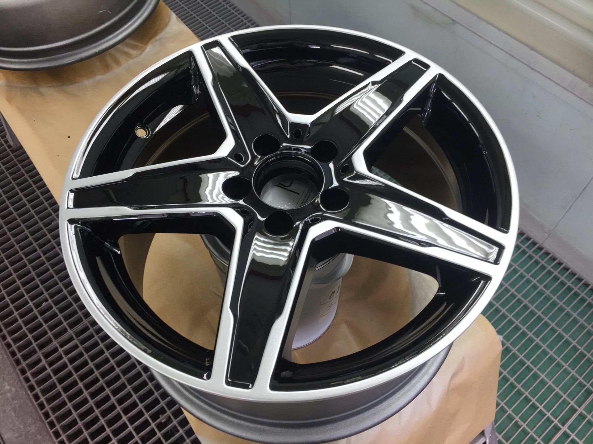 MONTAGGIO CERCHI MERCEDES CLASSE A