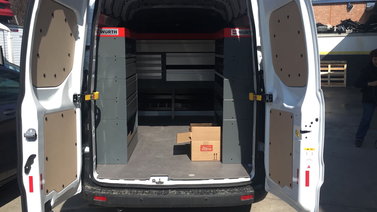 allestimento furgoni con cassettiere