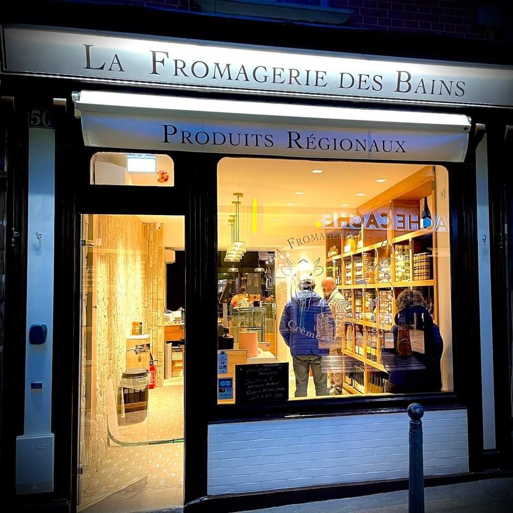 Boutique de fromager à Deauville, clients d'Hélène Boucher l'architecte d'intérieur