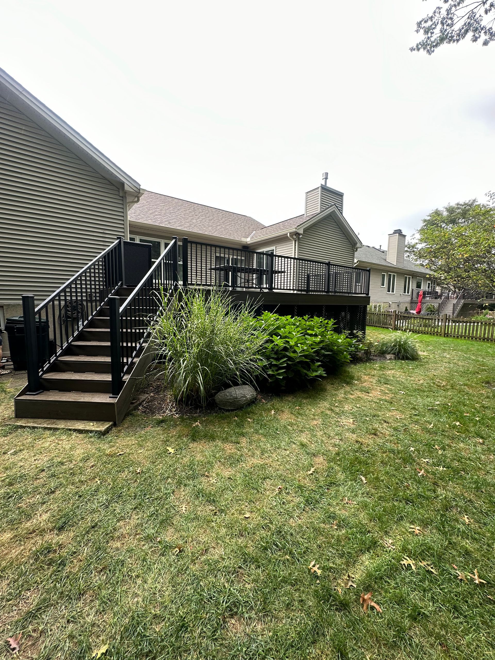 Coastal Bluff Trex deck with black aluminum railing