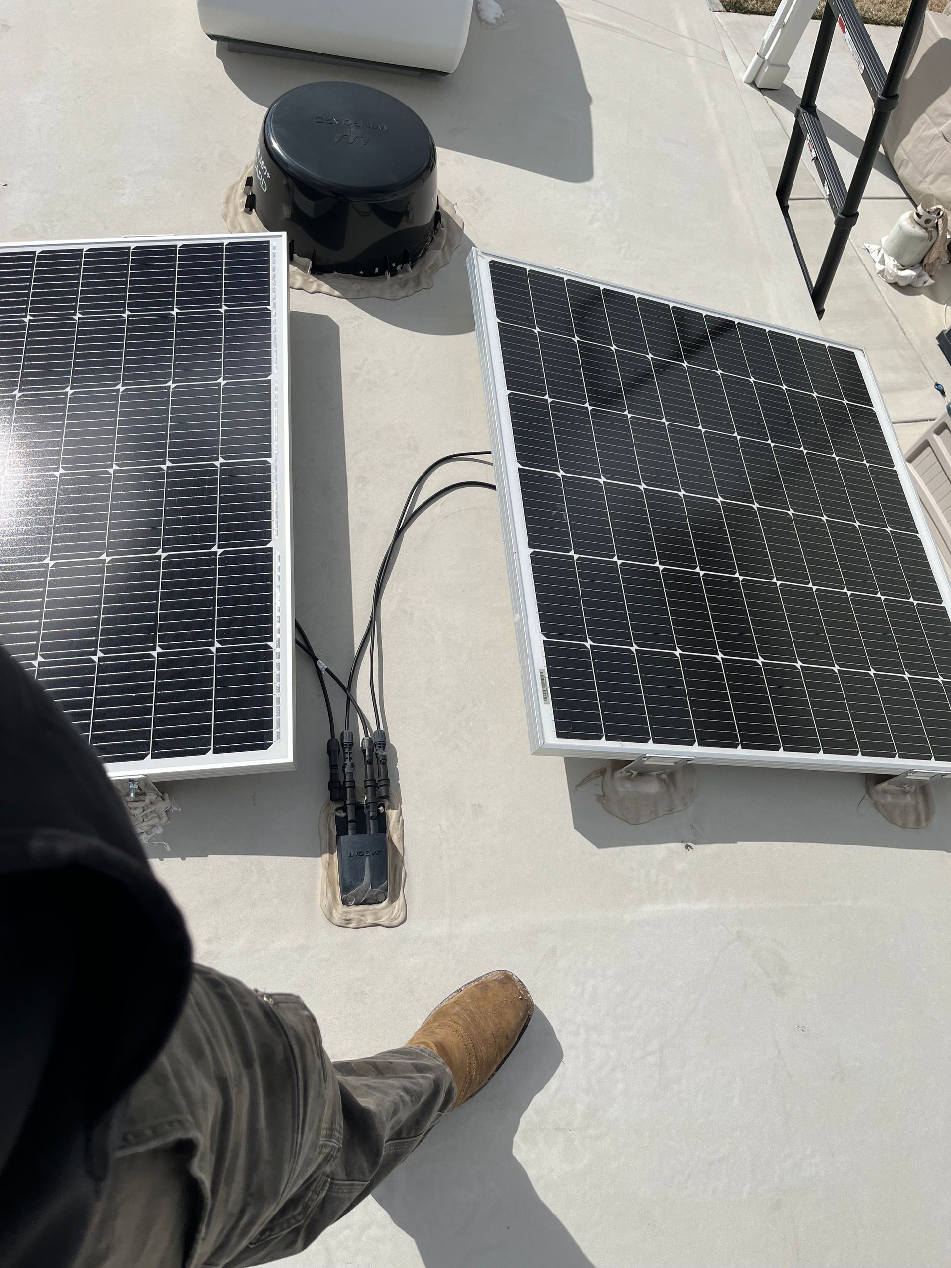 RV roof solar panels