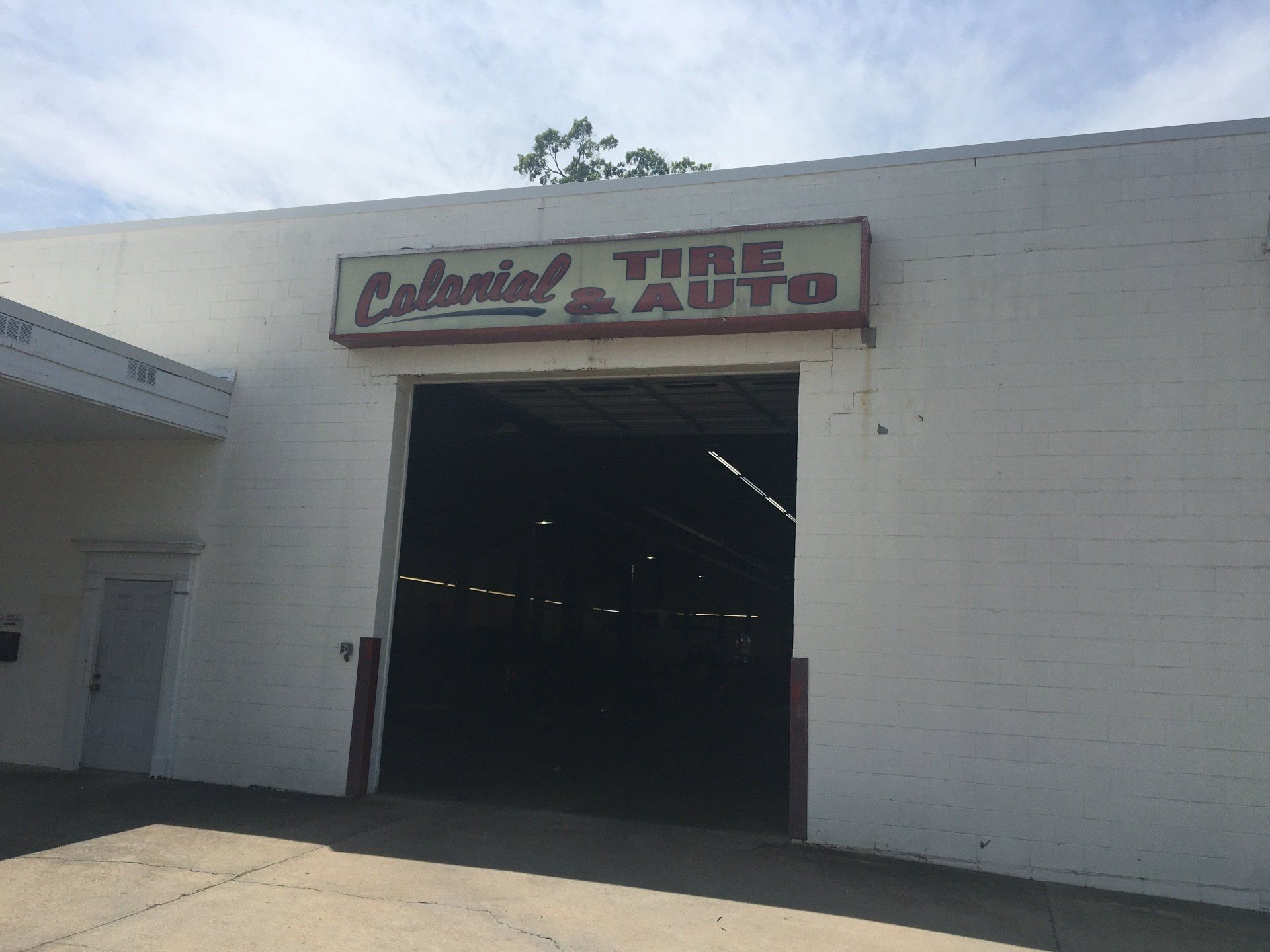 Entrance With Business Name — Colonial Heights, VA — Colonial Tire & Auto