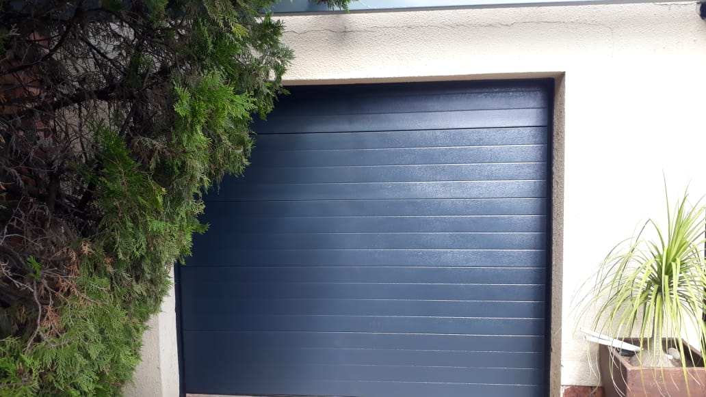 single aluzinc garage door