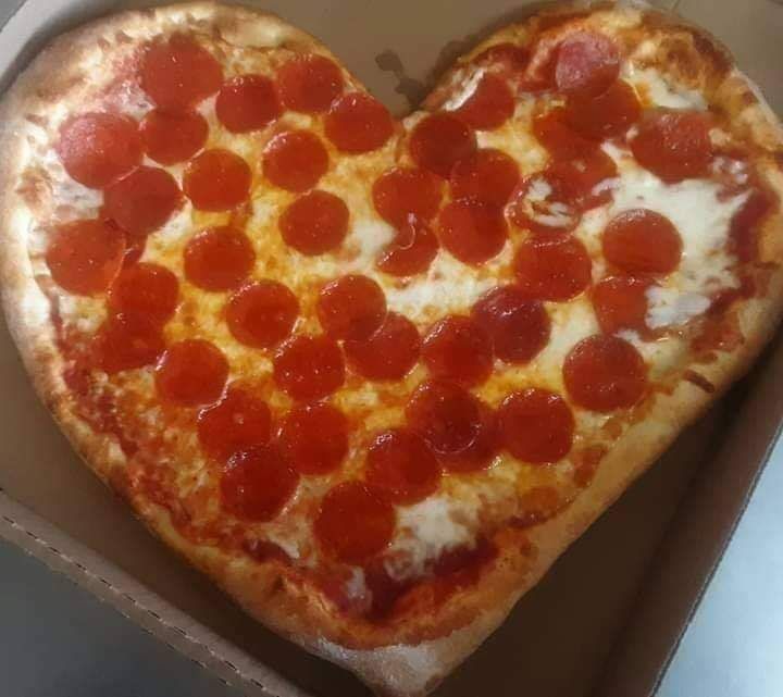 Cordello's chili heart pizza