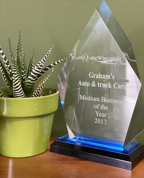 Award for Medium Business of the Year 2017 | Grahams Auto & Truck Clinic