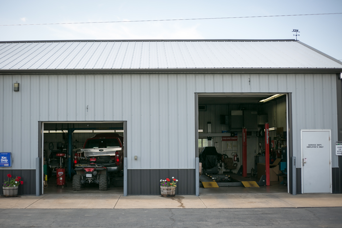 Front View of our Garage | Grahams Auto & Truck Clinic