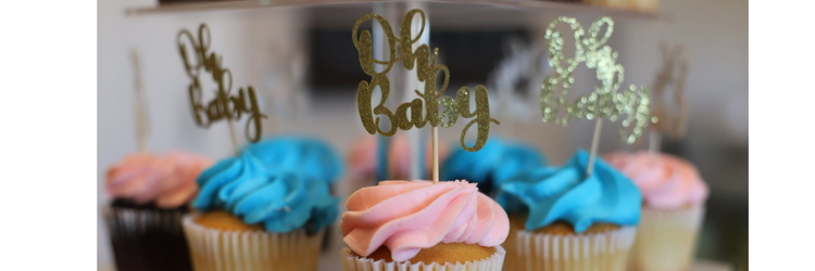 blue and pink cupcakes