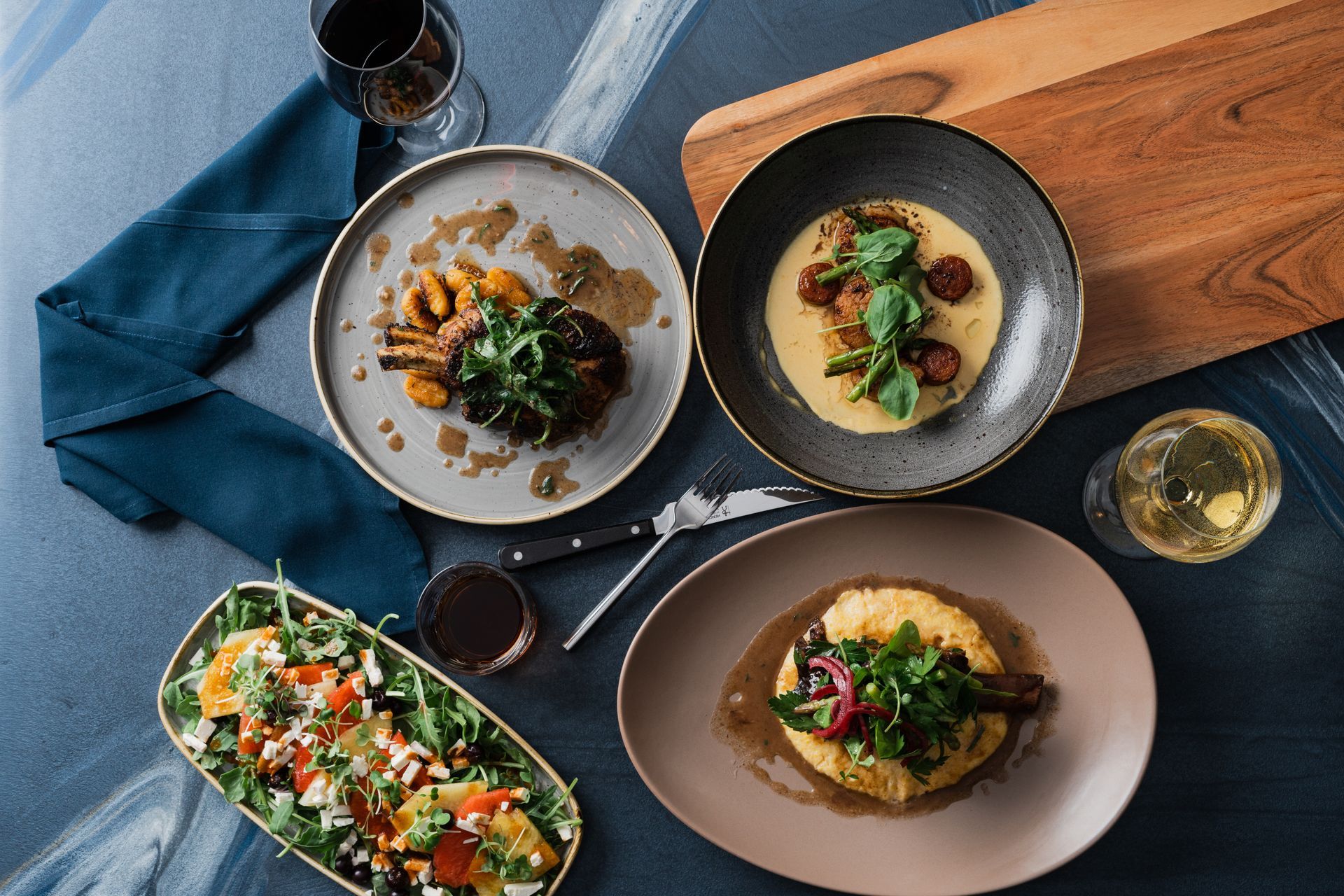 Oak Street lounge food