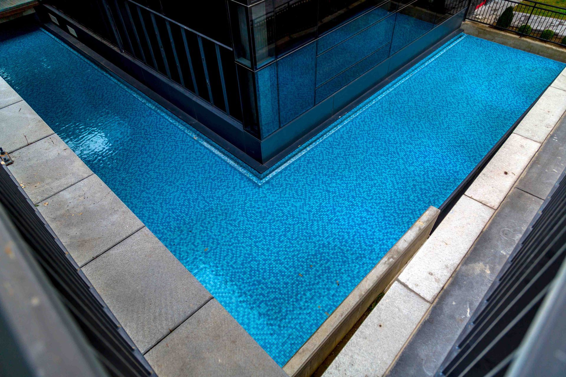 An L-shaped pool