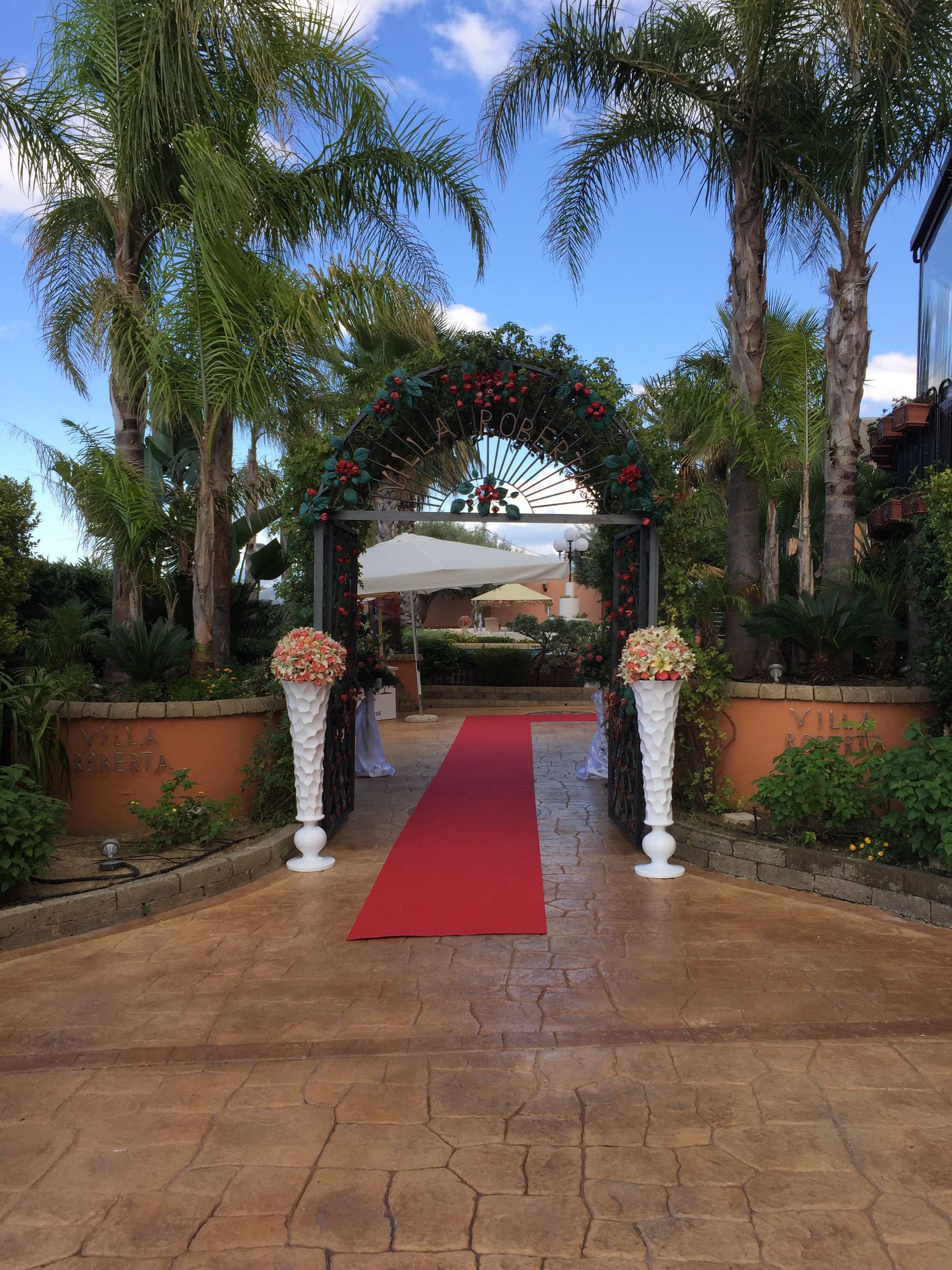 Entrata della sala ricevimenti vista dall'esterno