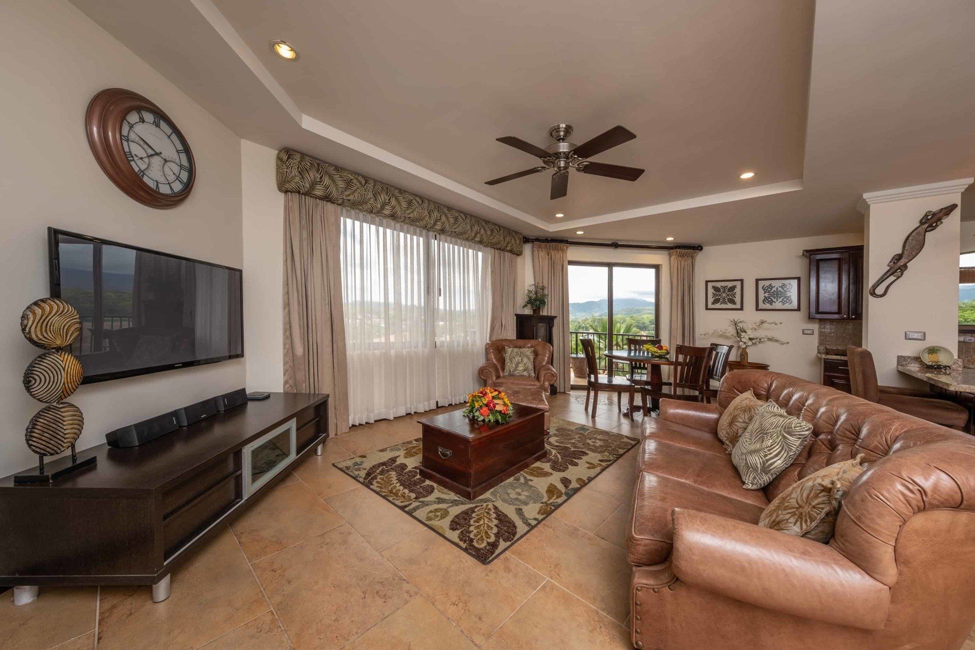 jr pent house living room