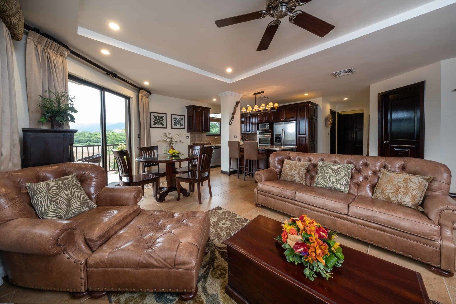 jr pent house living room