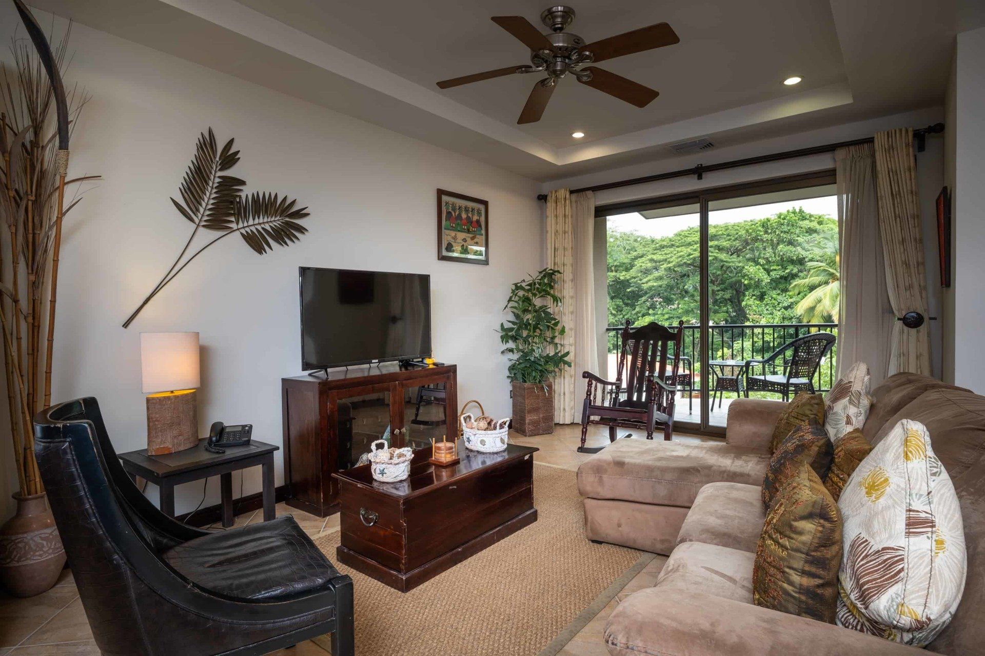 jr pent house living room