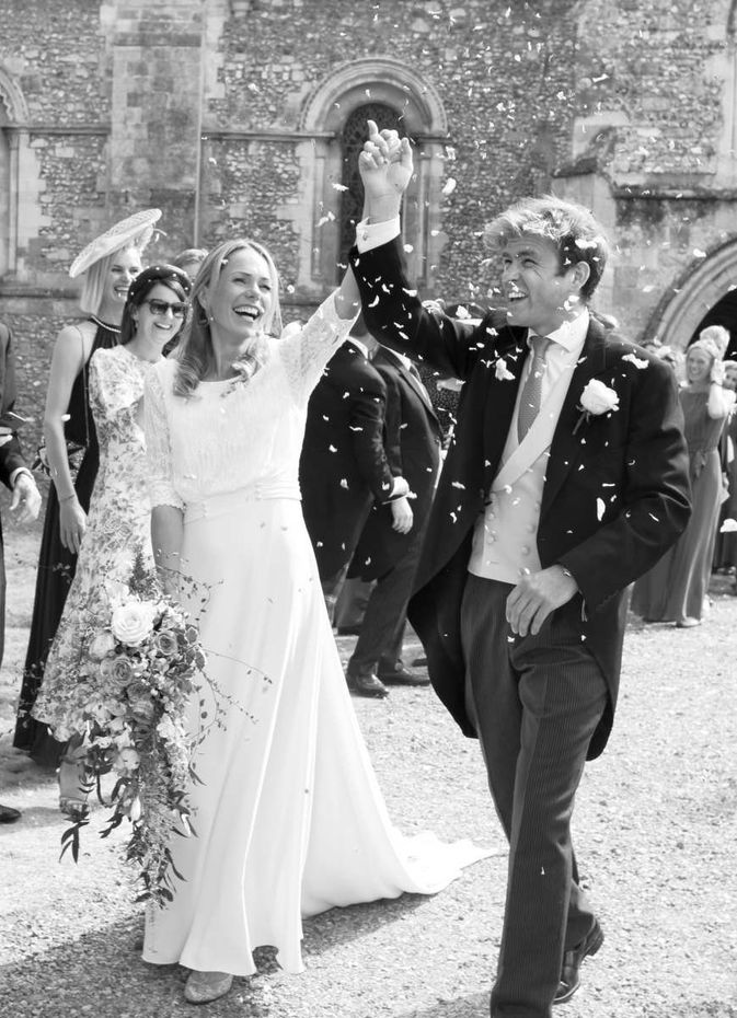 wedding photography, southampton, hampshire, asrphoto, bride and groom, confetti, black and white wedding photography