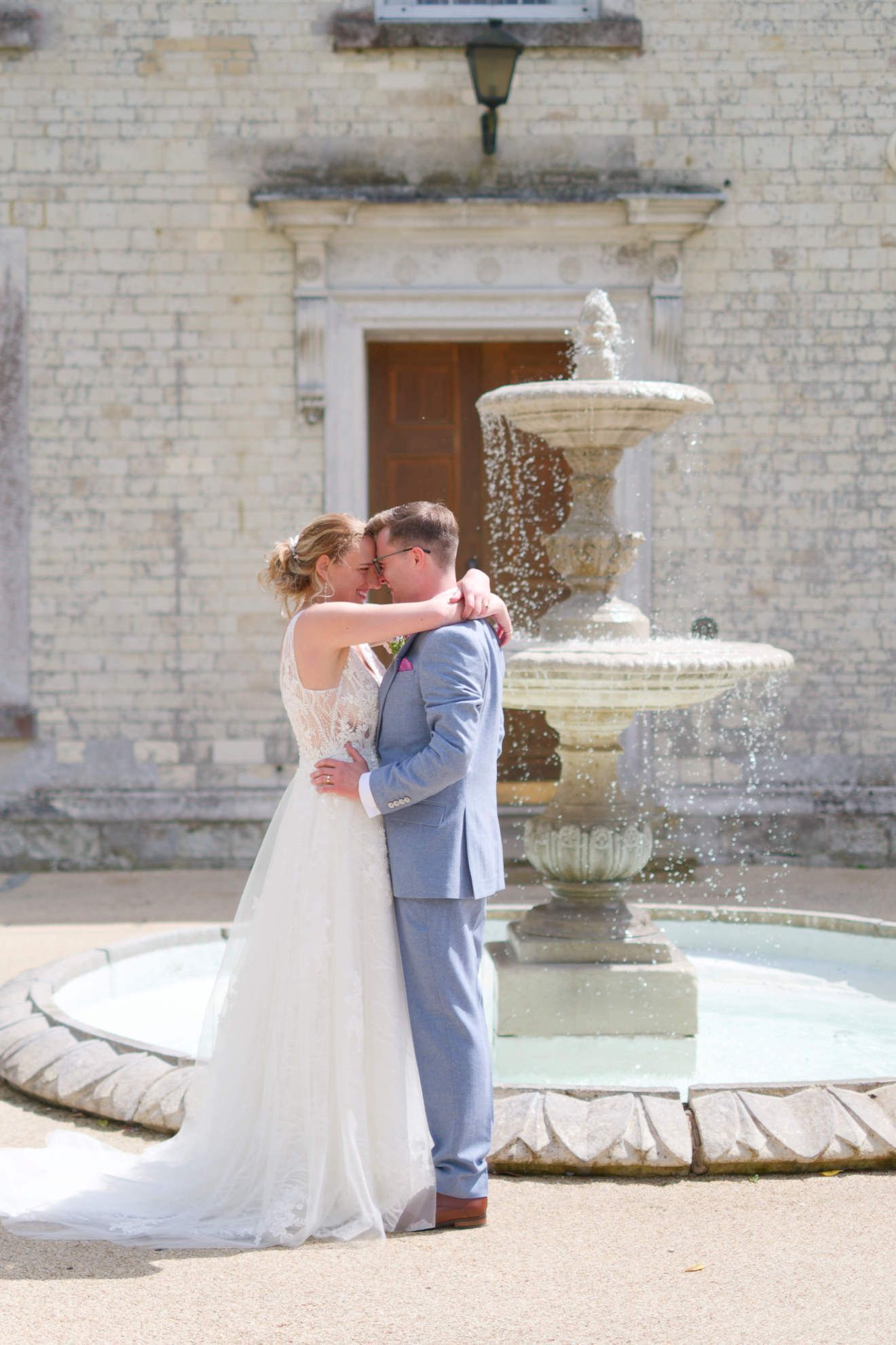 Foyle park wedding photographer, hampshire, brdie and groom, asrphoto