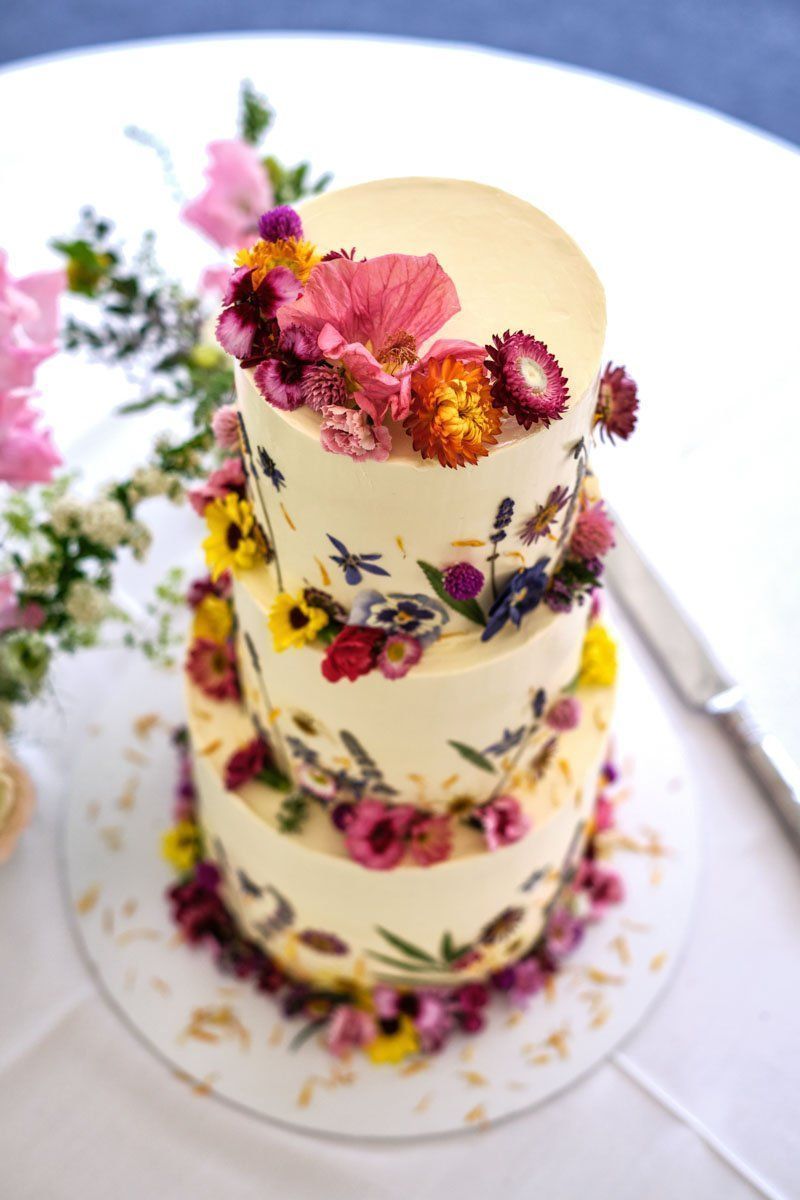 photograph of wedding cake by asrphoto