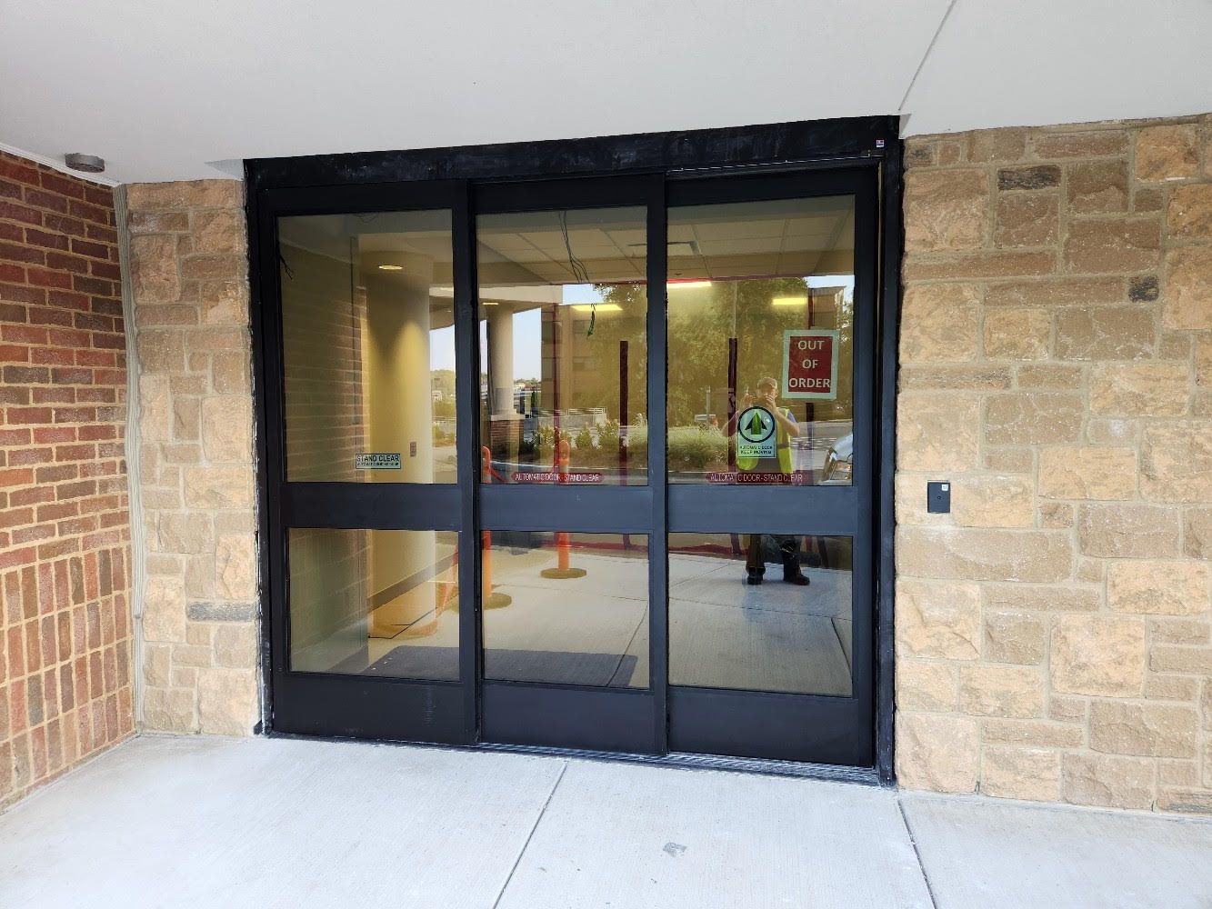 automatic healthcare sliding door