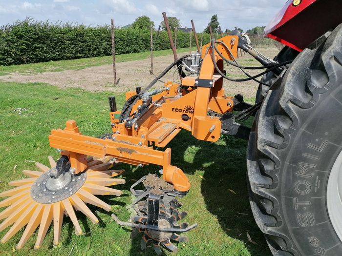 Mechanische onkruidbestrijding rollhacke met vingerwieder