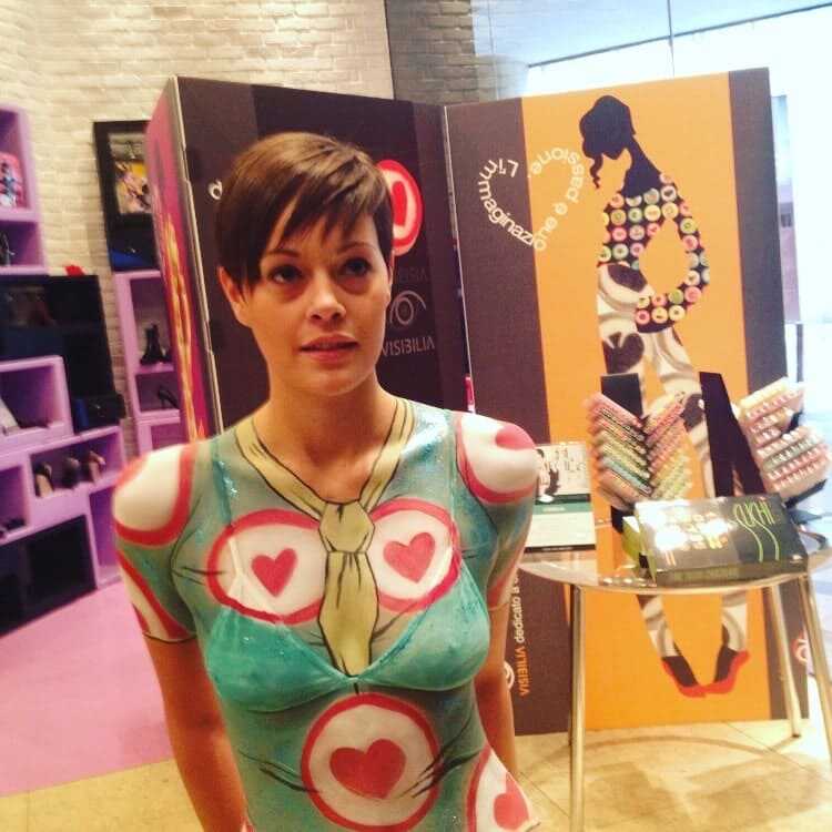 modella body painting