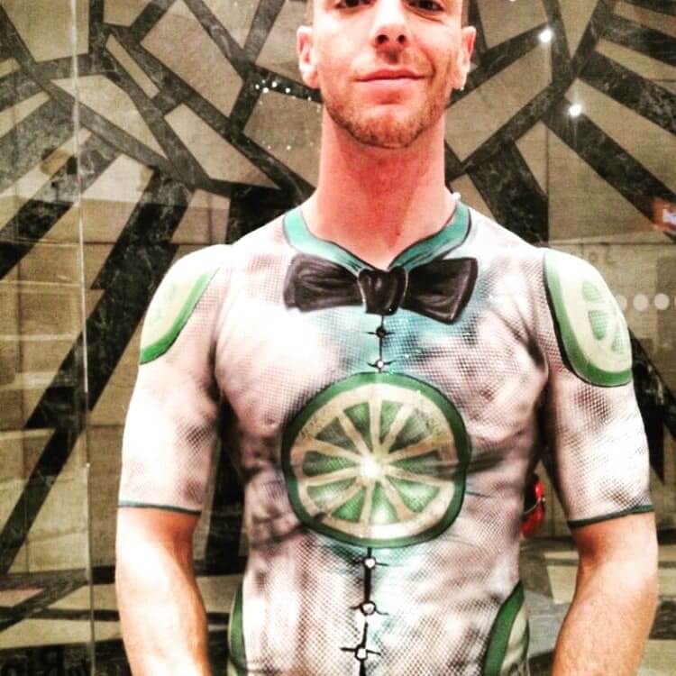 modello body painting