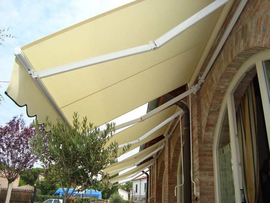 tenda da sole a bracci