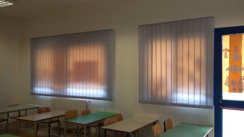 tenda a pannello in aula di una scuola
