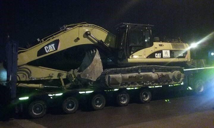 trasporto eccezionale di un escavatrice