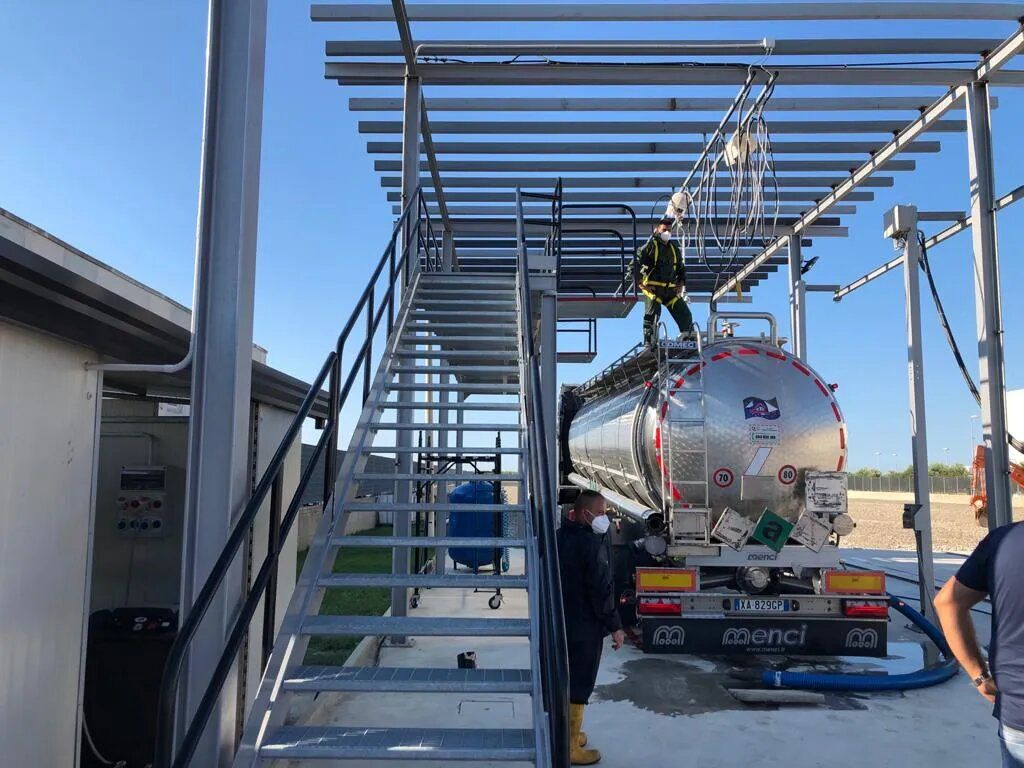 autolavaggio per autocisterne