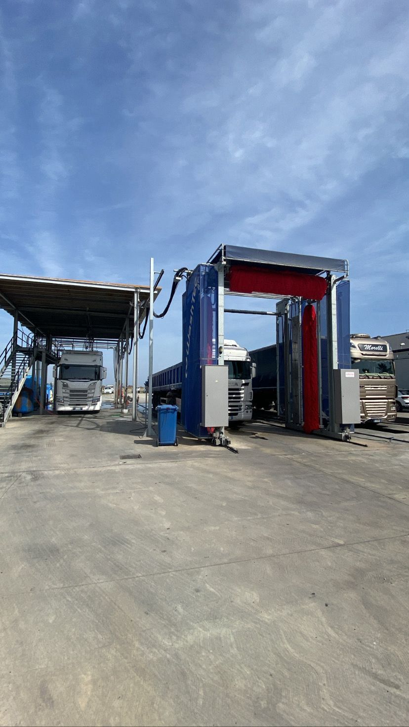 postazione per autolavaggio camion