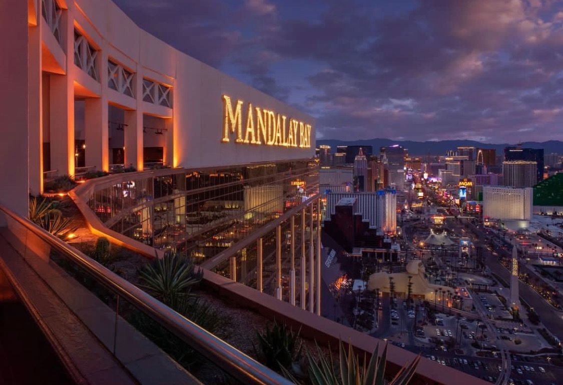 foundation-room-ultra-vip-lounge-mandalay-bay-rooftop-reservations