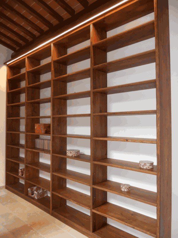 libreria artigianale in legno