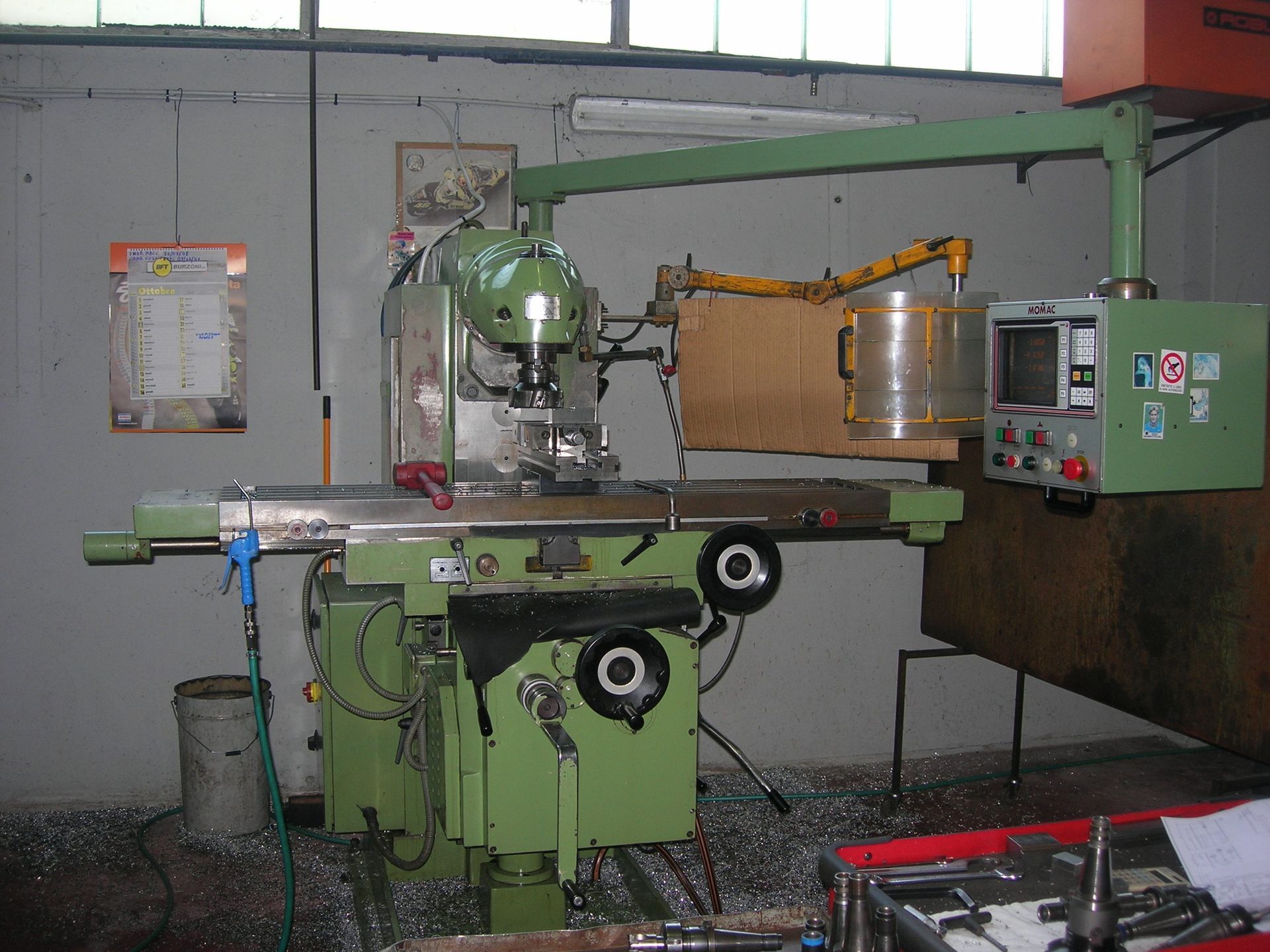 Fresatrice tradizionale con visualizzatore - Momac