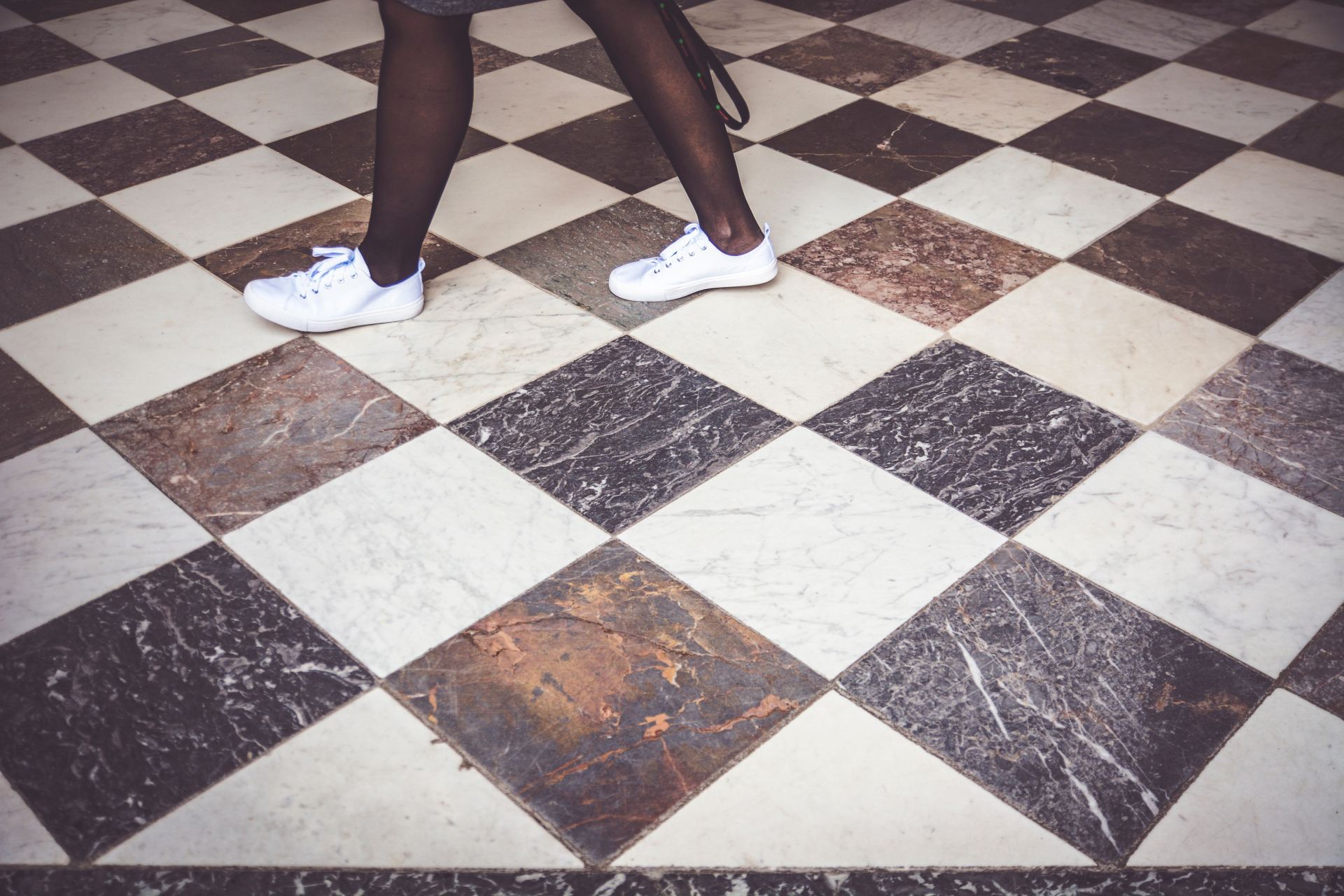 Floor tiles soundproofing