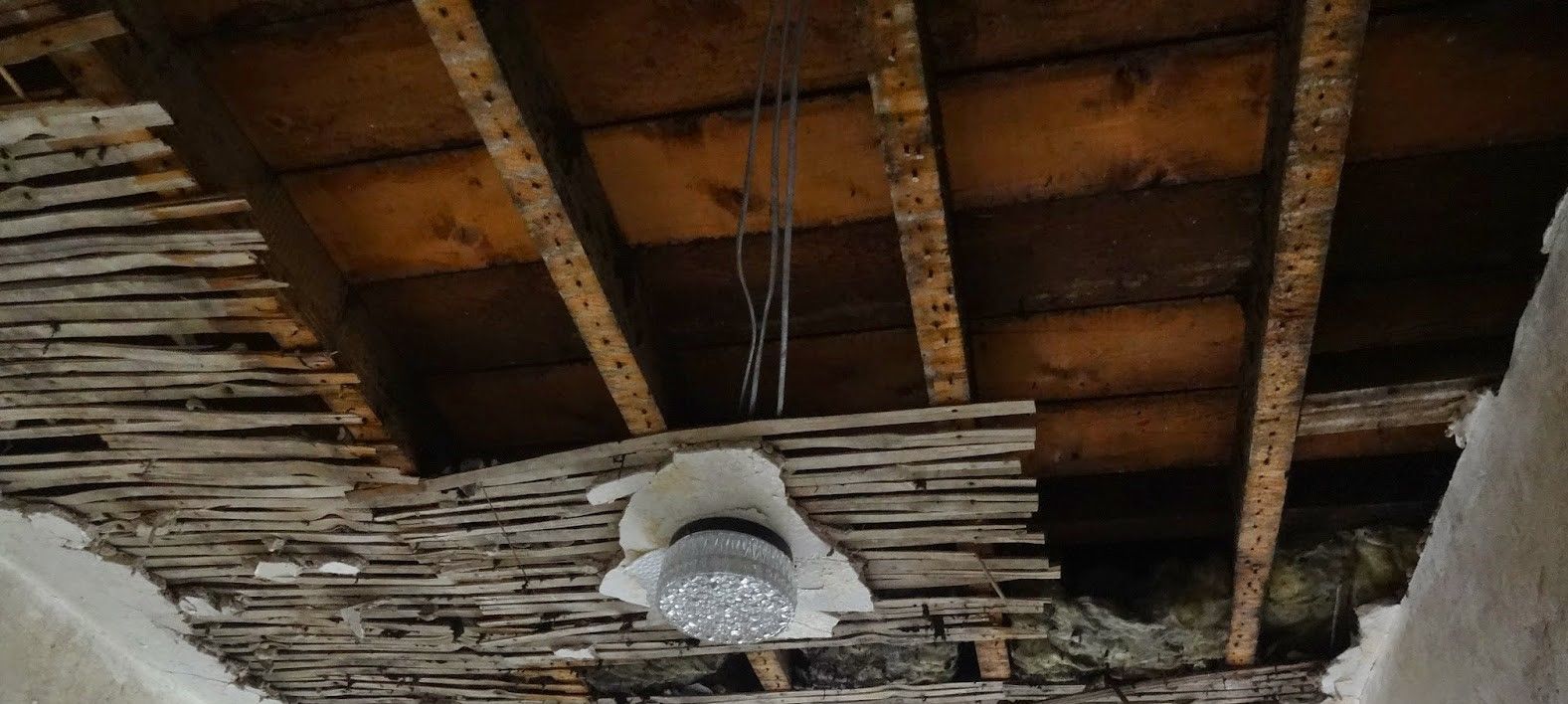 Lath and plaster celing soundproofing