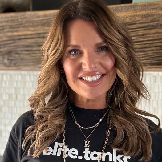 elite.tanKC | Best Spray Tan in Kansas City at The Beauty Lounge

