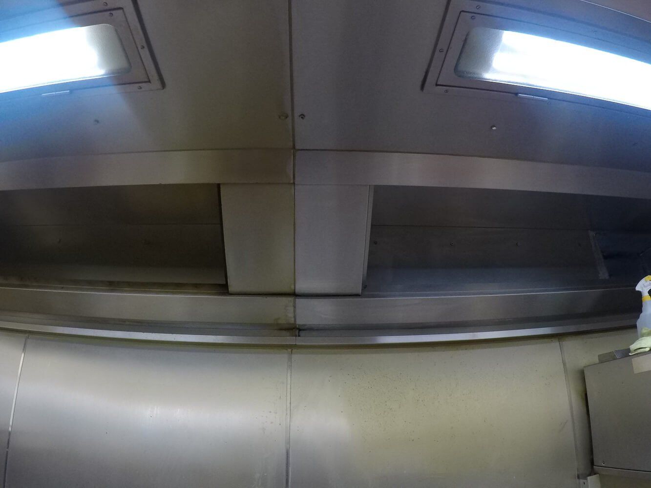 clean kitchen ventilation