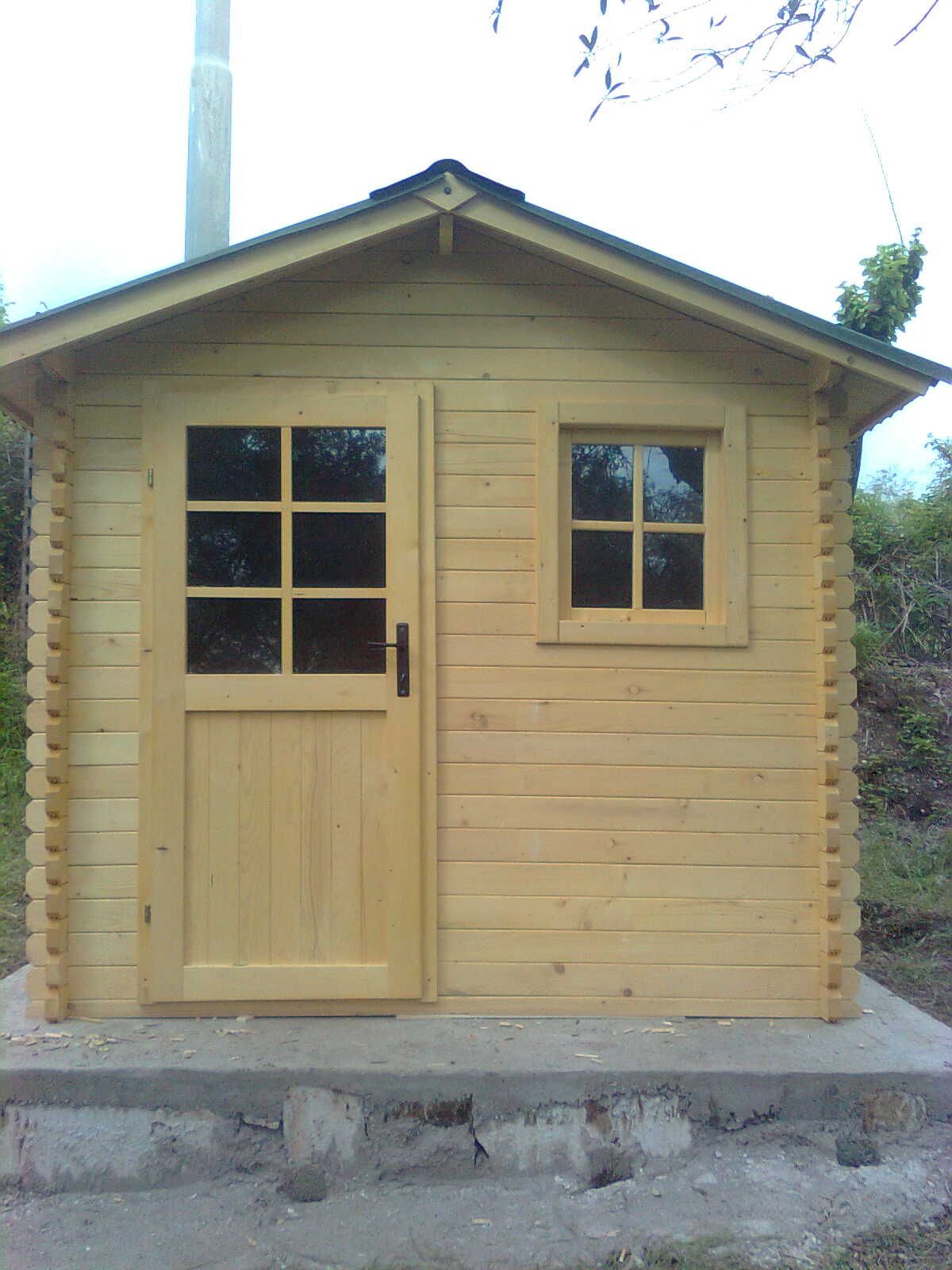 casetta in legno giardino