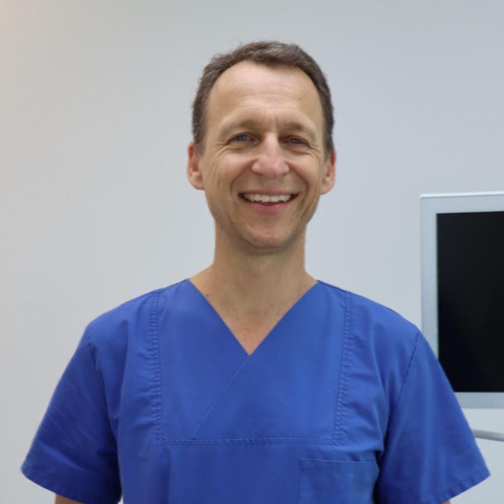 Univ.-Prof. Dr. Henrik Fischer, Anästhesist für sichere Zahnbehandlungen bei Brilliant Smiles Mödling