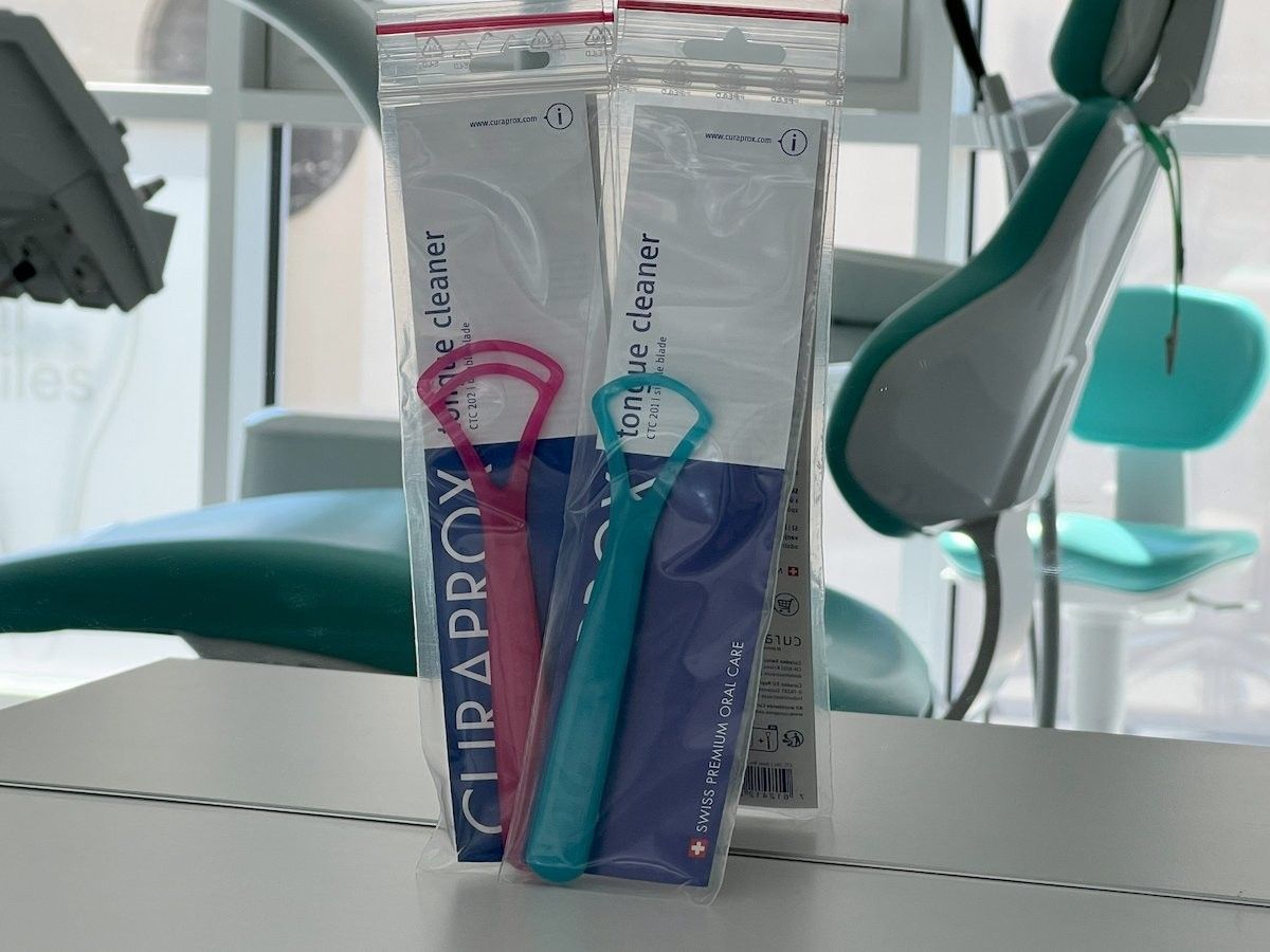 curaprox-tongue-cleaner