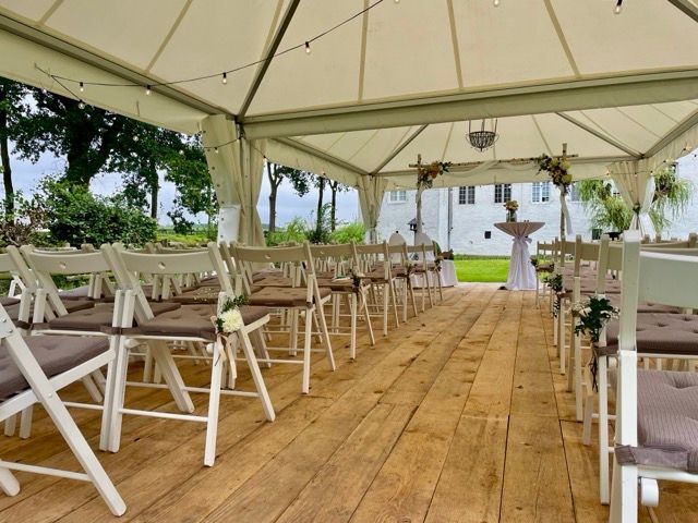Pagode mit massivem Holzboden, Haus Neersdonk
