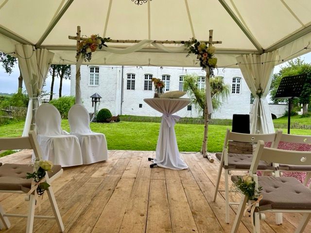 Trauzeremonie am Paragoden-Altar, Haus Neersdonk