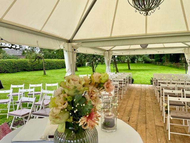 Jede Trauung mit individuellem Blumenschmuck, Haus Neersdonk