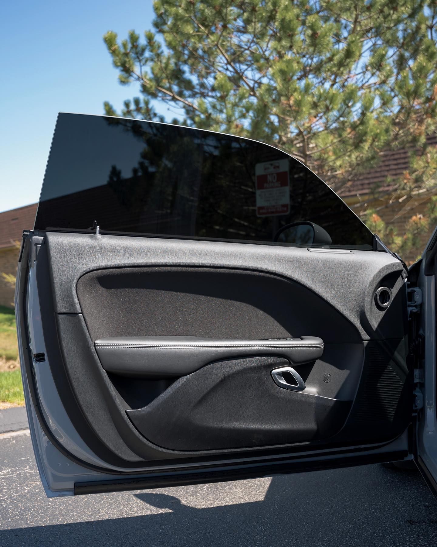 Dodge Challenger Window