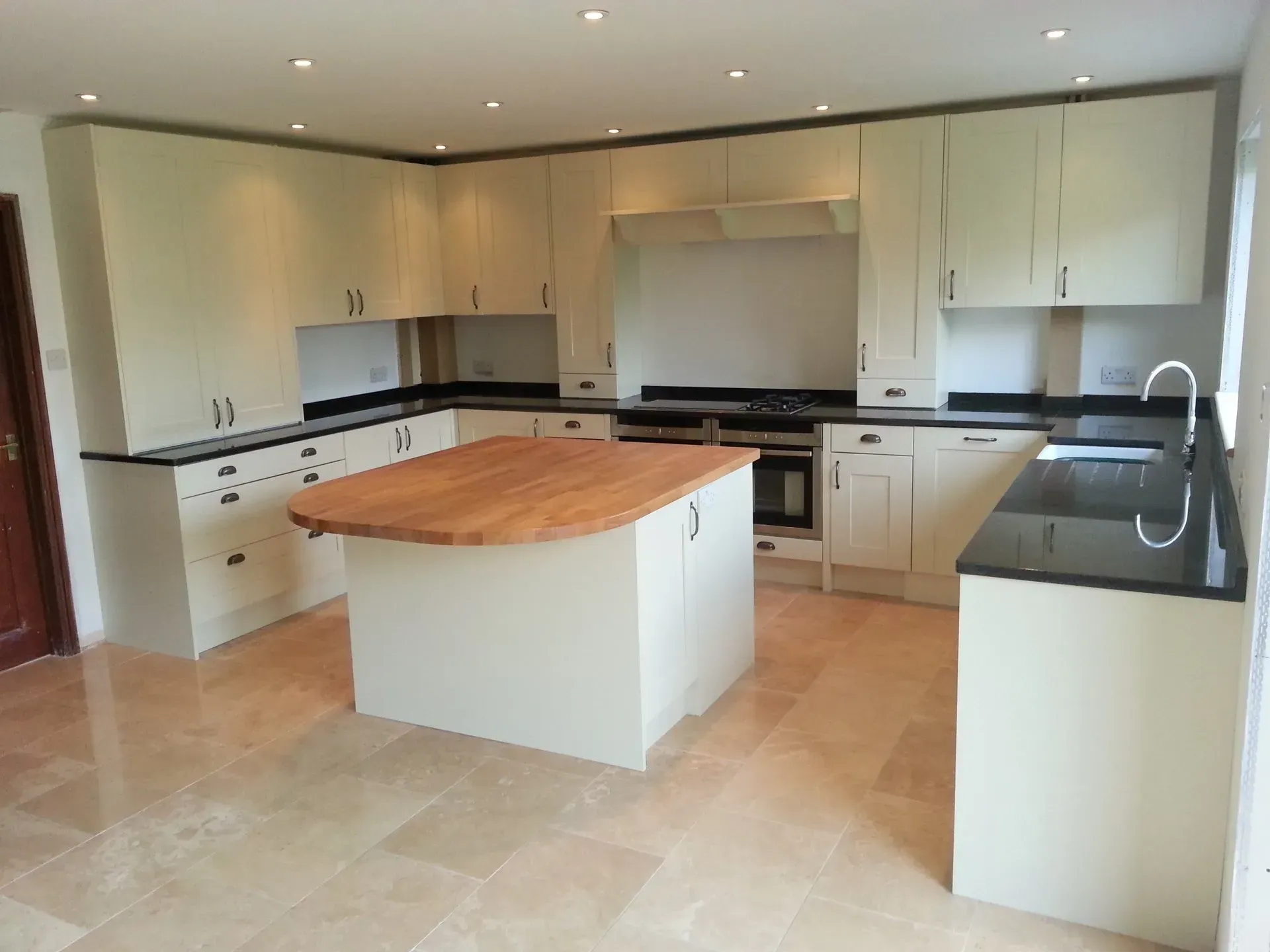 Martin Weaver Design, Moderate & Light kitchen design for Mr & Mrs O'B