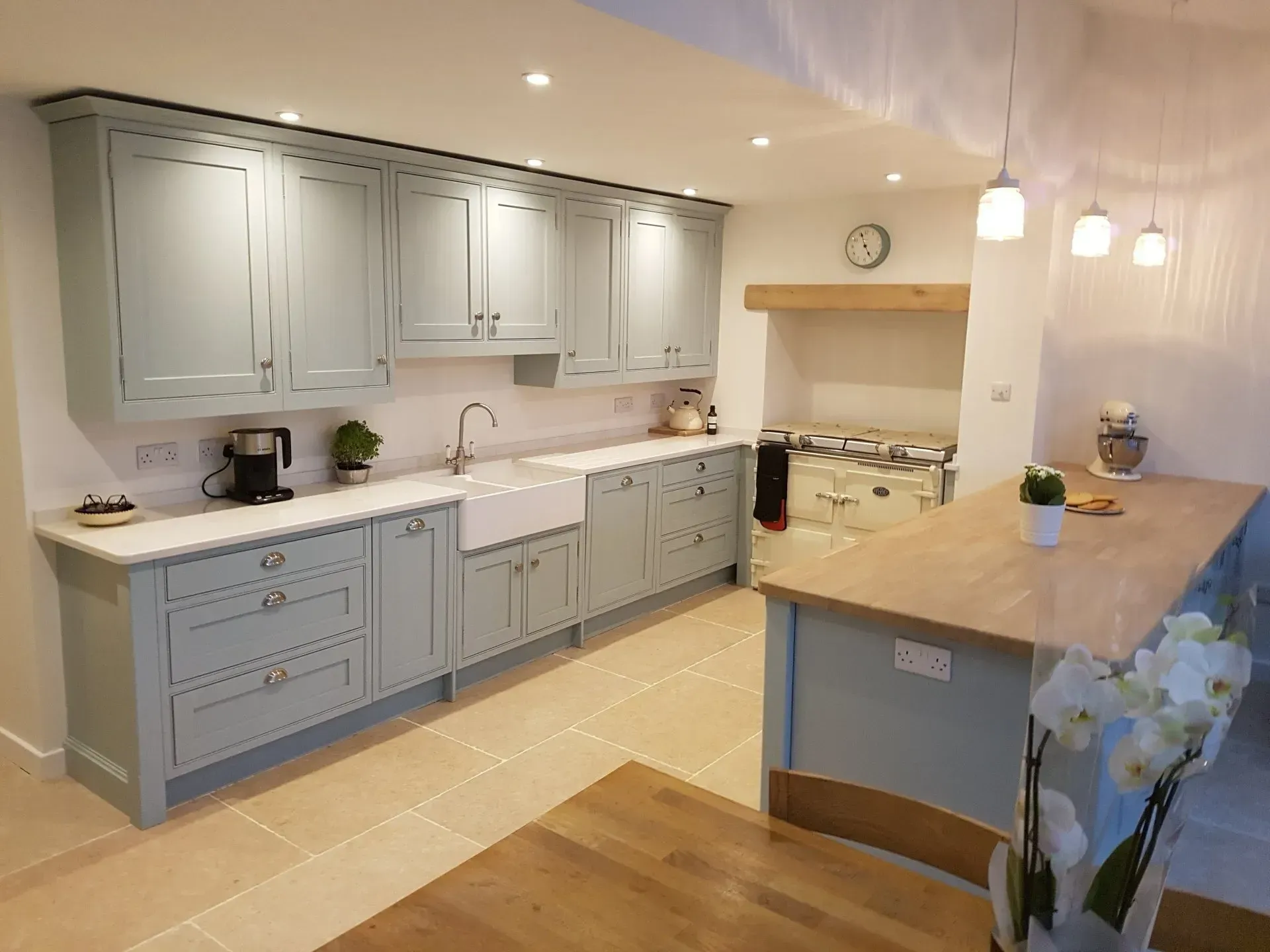 Martin Weaver Design, Light & Airy kitchen design for Mr & Mrs A W