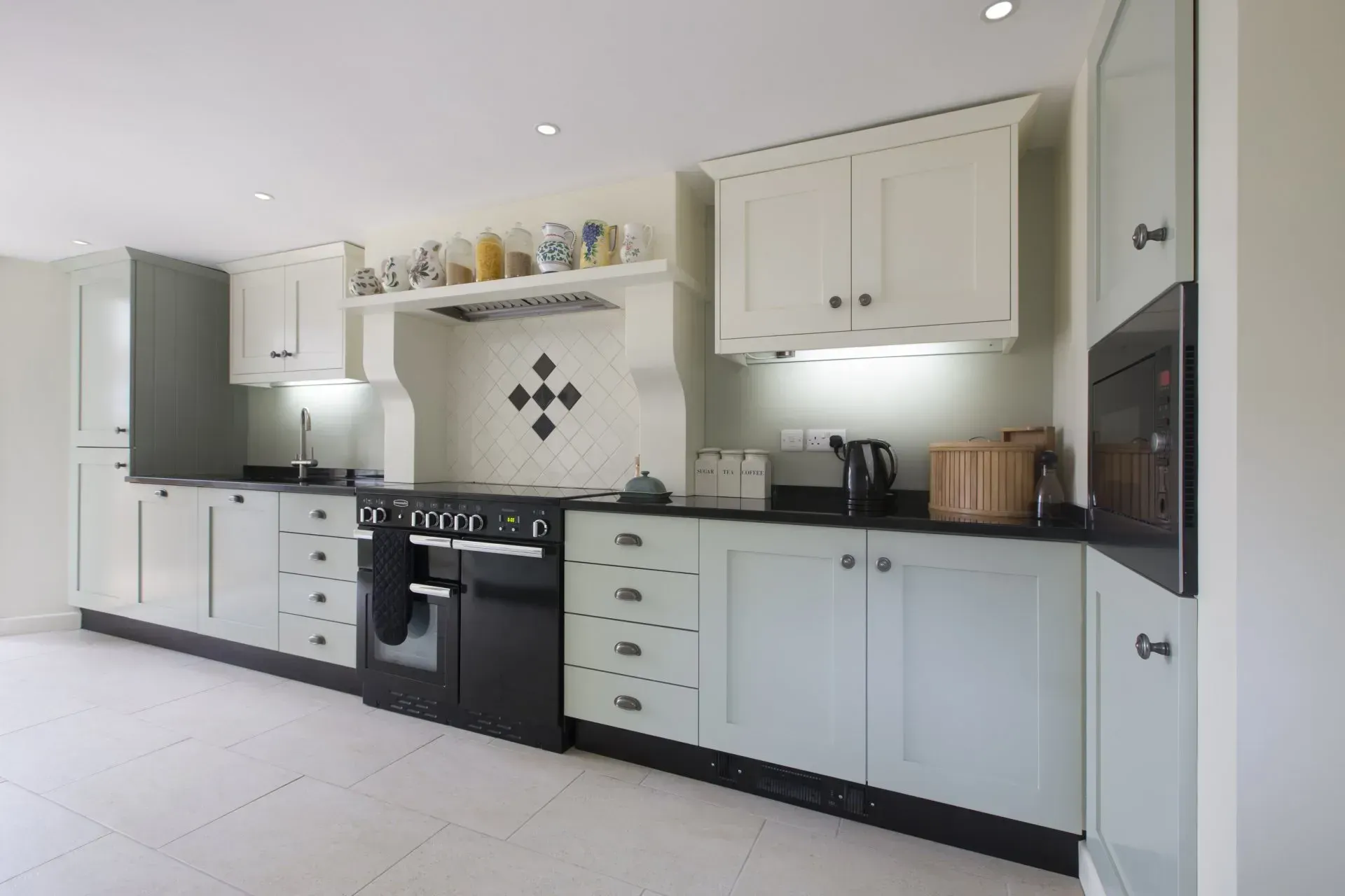 Martin Weaver Design, Classic Cotswold kitchen design for Mrs & Mrs P