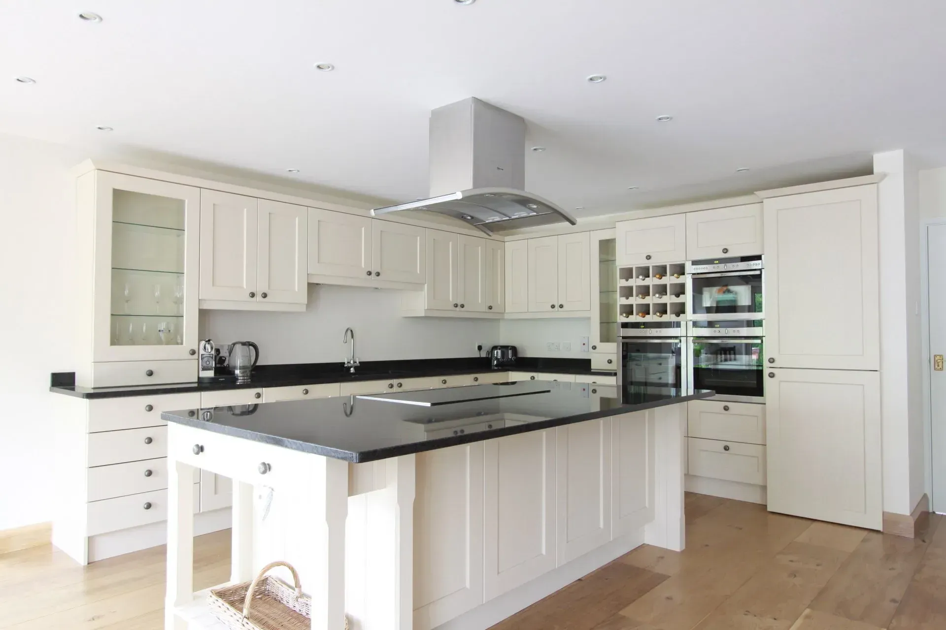 Martin Weaver Design, Fresh & Classic kitchen design for Mr & Mrs G
