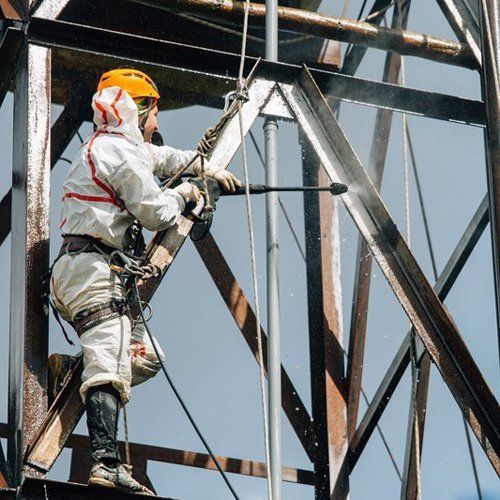 pulizia vetri con idropulitrice ad acqua calda