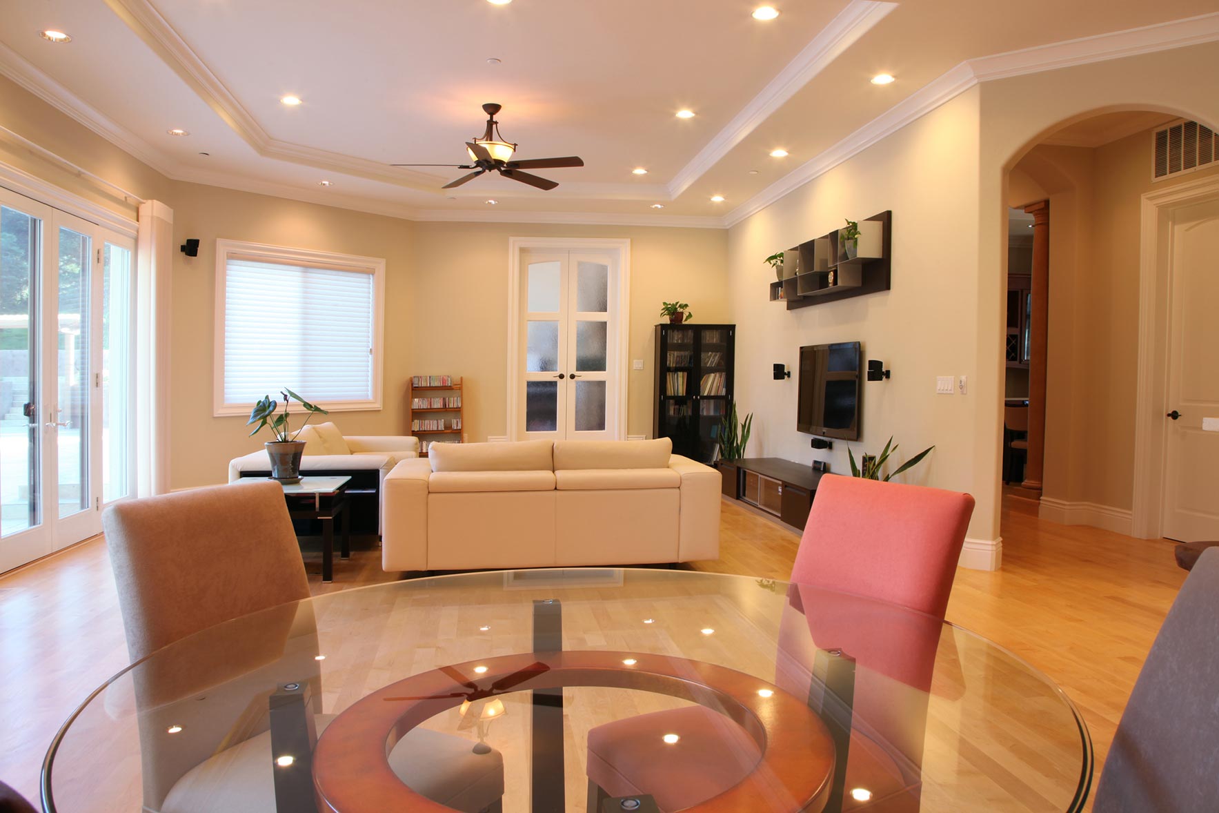 Textured Glass — Shiny Tabletop in Yorba Linda, CA